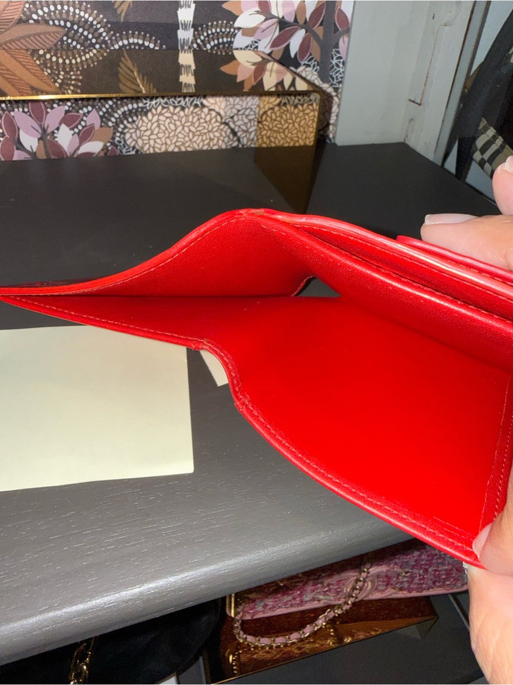 Louis Vuitton Glossy Red Vernis Double face Wallet with Monogram - Picture 5 of 5